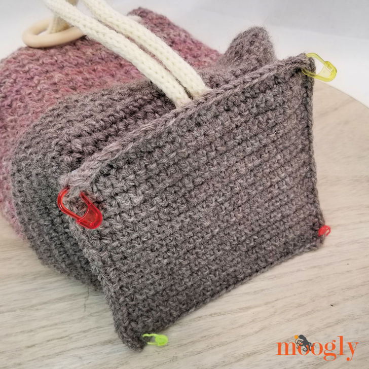Create Your Own Elegant Crochet Ring Rose Bag with Intricate Design and Charming Details