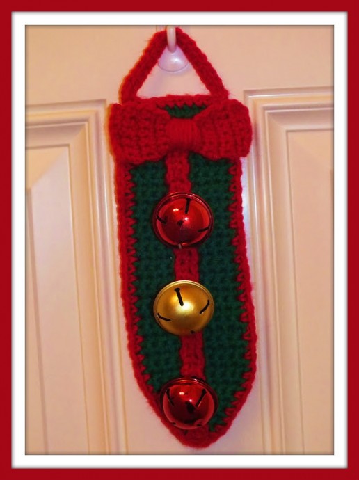 Create Charming Crochet Hanging Sleigh Bells for Your Holiday Decor Create Charming Crochet Hanging Sleigh Bells for Your Holiday Decor