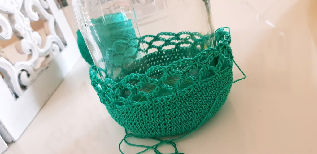 Create Beautiful Crochet Jar Candle Holders for Cozy Home Decor