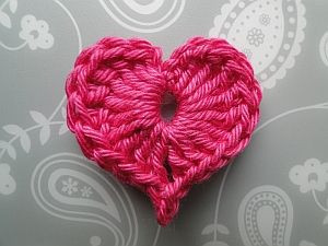 Create Adorable Crochet Magic Hearts with This Simple Pattern