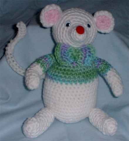 Create an Adorable Crochet Mouse: Step-by-Step Guide for Crafting a Cute Critter