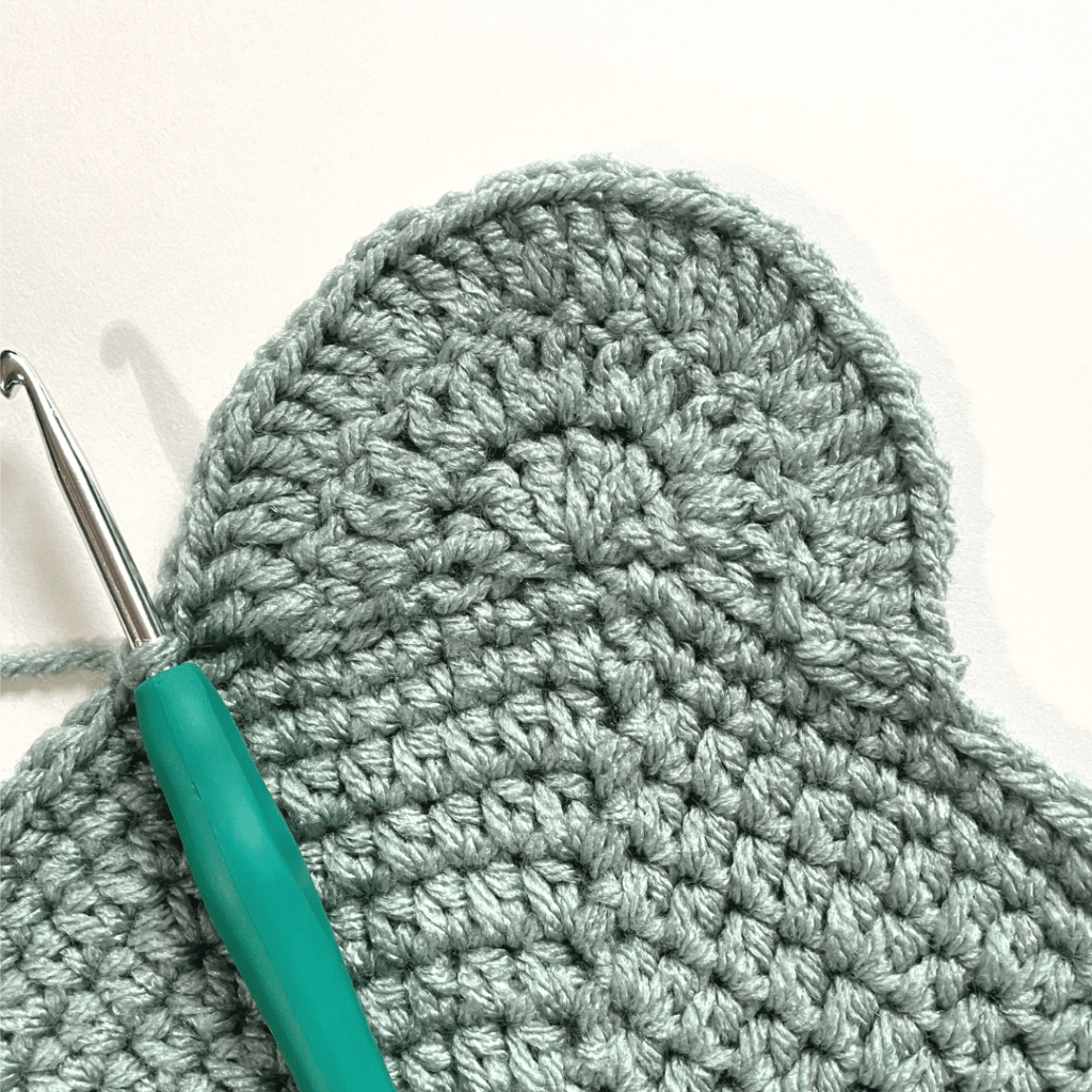 Create Your Own Charming Crochet Farmhouse Chicken Potholder — Step-by-Step Guide