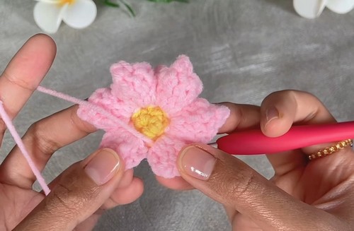 Create a Charming Crochet Mini Poinsettia Flower Keychain for the Holidays