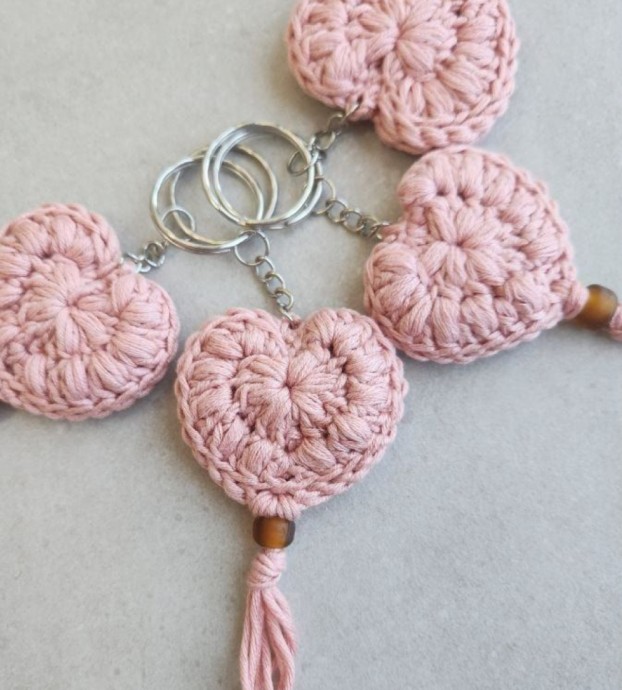 Crochet Heart Keychain (Free Pattern)