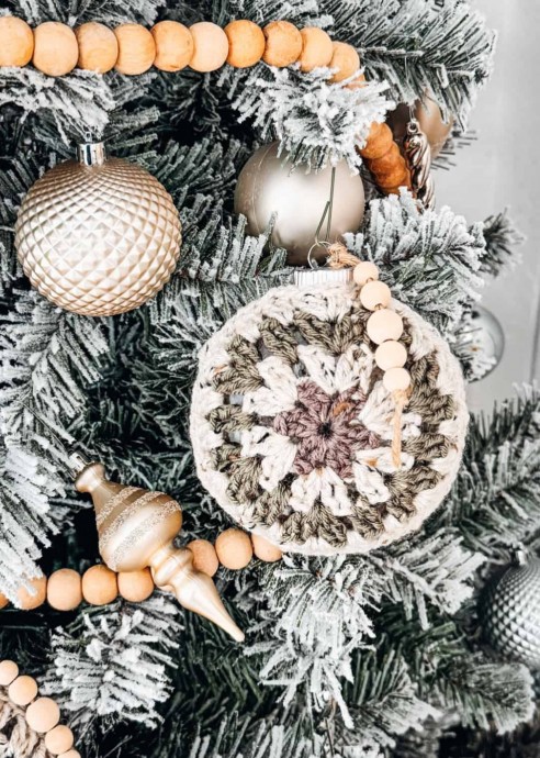 Create a Beautiful Granny Hexagon Crochet Ornament for Your Holiday Decor Create a Beautiful Granny Hexagon Crochet Ornament for Your Holiday Decor