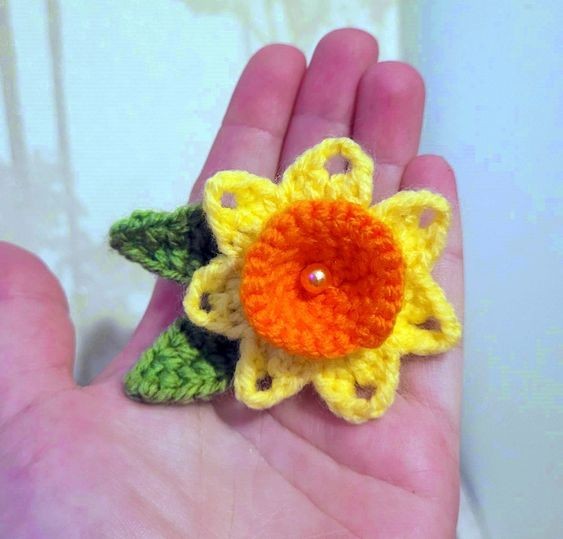 Crochet Daffodil Flower Brooch Crochet Daffodil Flower Brooch