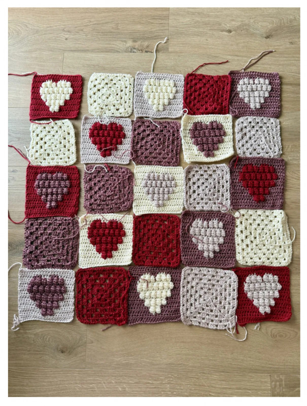 Create a Cozy Crochet Bobble Hearts Blanket &ndash; Perfect for Gifts and Home D&eacute;cor