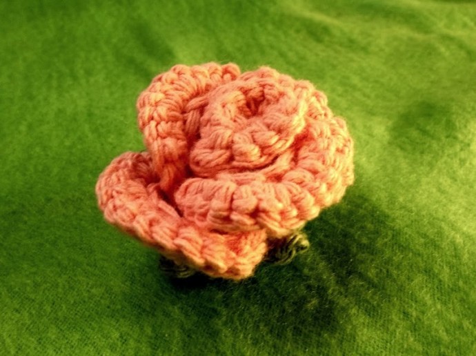 Create a Crochet Basic Roselet: Easy Pattern for Handmade Accessories Create a Crochet Basic Roselet: Easy Pattern for Handmade Accessories