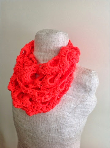 Create a Cozy Crochet Coral Infinity Scarf: A Stylish and Versatile Accessory