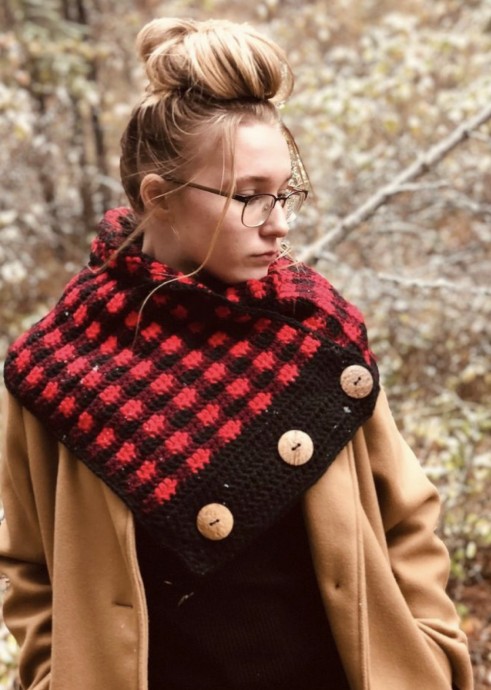 Crochet Buffalo Plaid Cowl (Free Pattern)