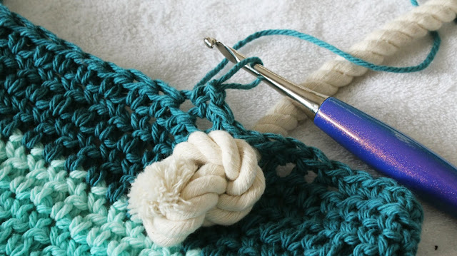 Crochet Knotted Beach Bag: Your Stylish and Functional Summer Essential