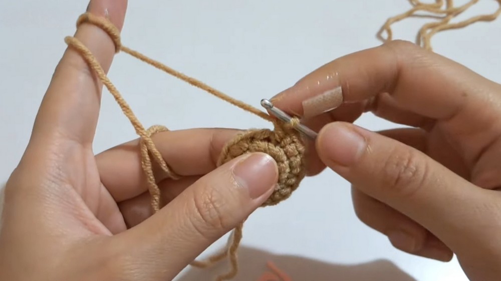 Create Adorable Crochet Dogs: Golden Retriever, Husky, Poodle, and Pug Step-by-Step Guide