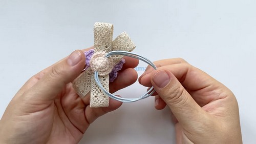 Create Stunning Crochet Flower Hairclips: A Step-by-Step Guide