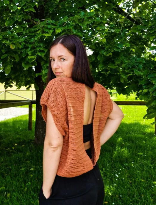 Step-by-Step Guide to Crocheting a Crop Top with DROPS LOVES YOU 7 Yarn Step-by-Step Guide to Crocheting a Crop Top with DROPS LOVES YOU 7 Yarn