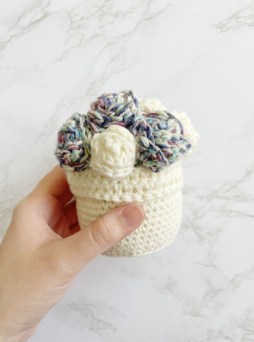 Create Your Own Crochet Vintage Flower Pot Amigurumi: A Whimsical DIY Project for Home Decor Create Your Own Crochet Vintage Flower Pot Amigurumi: A Whimsical DIY Project for Home Decor