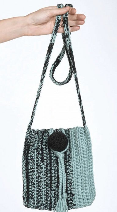 Create Your Own Ball Button Crossbody Bag: Free Pattern and Step-by-Step Instructions Create Your Own Ball Button Crossbody Bag: Free Pattern and Step-by-Step Instructions