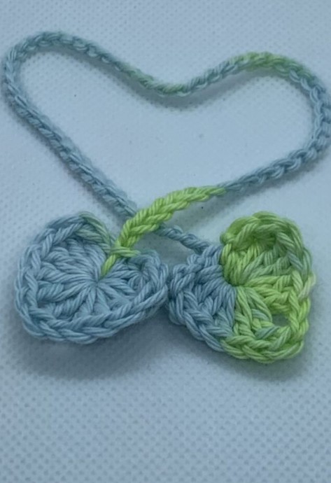 Create a Beautiful Heart-Shaped Bookmark with This Easy Crochet Pattern Create a Beautiful Heart-Shaped Bookmark with This Easy Crochet Pattern