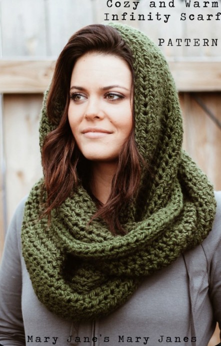 Cozy and warm Infinity Scarf