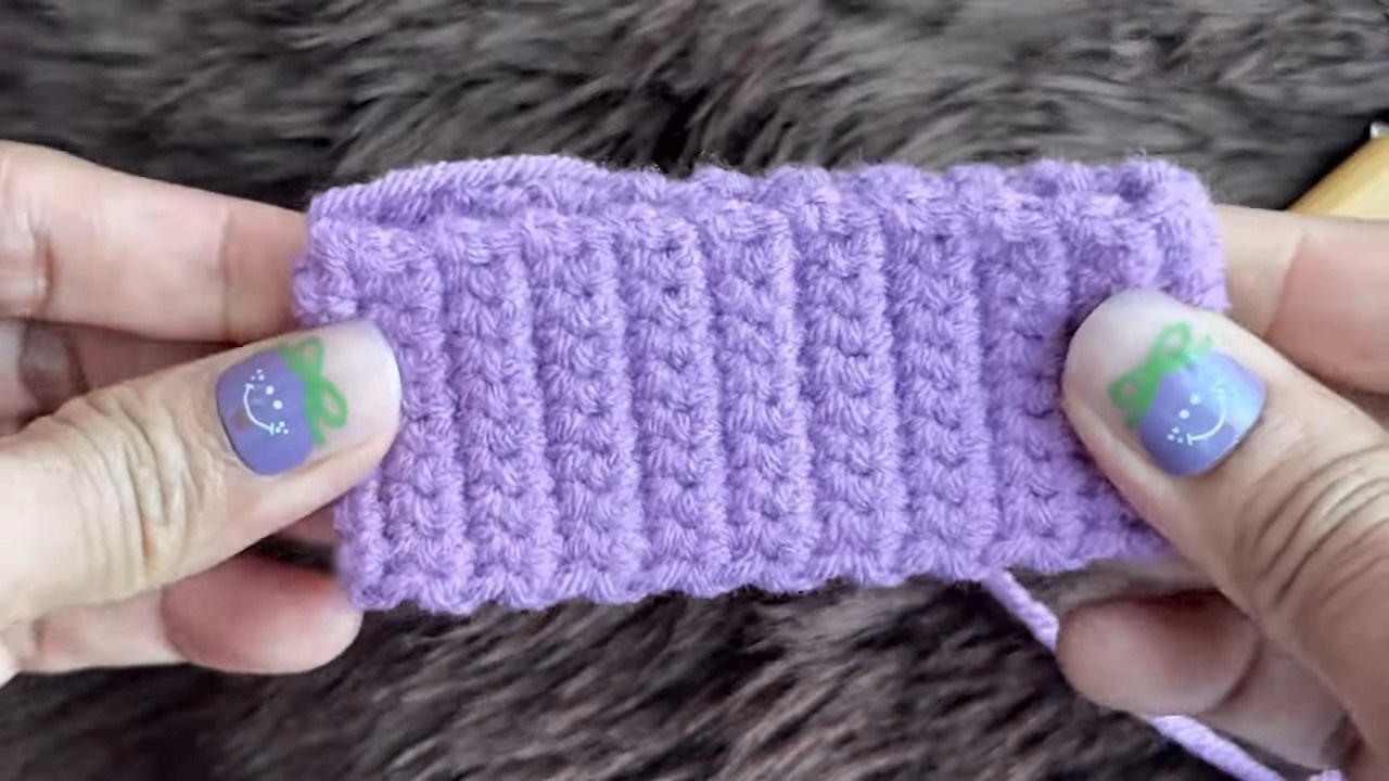 Create Your Own Crochet Beaded Bow Hair Tie: A Fun and Stylish Accessory for Every Occasion