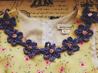 Elevate Your Style with a Charming Crochet Flower Collar – DIY Guide