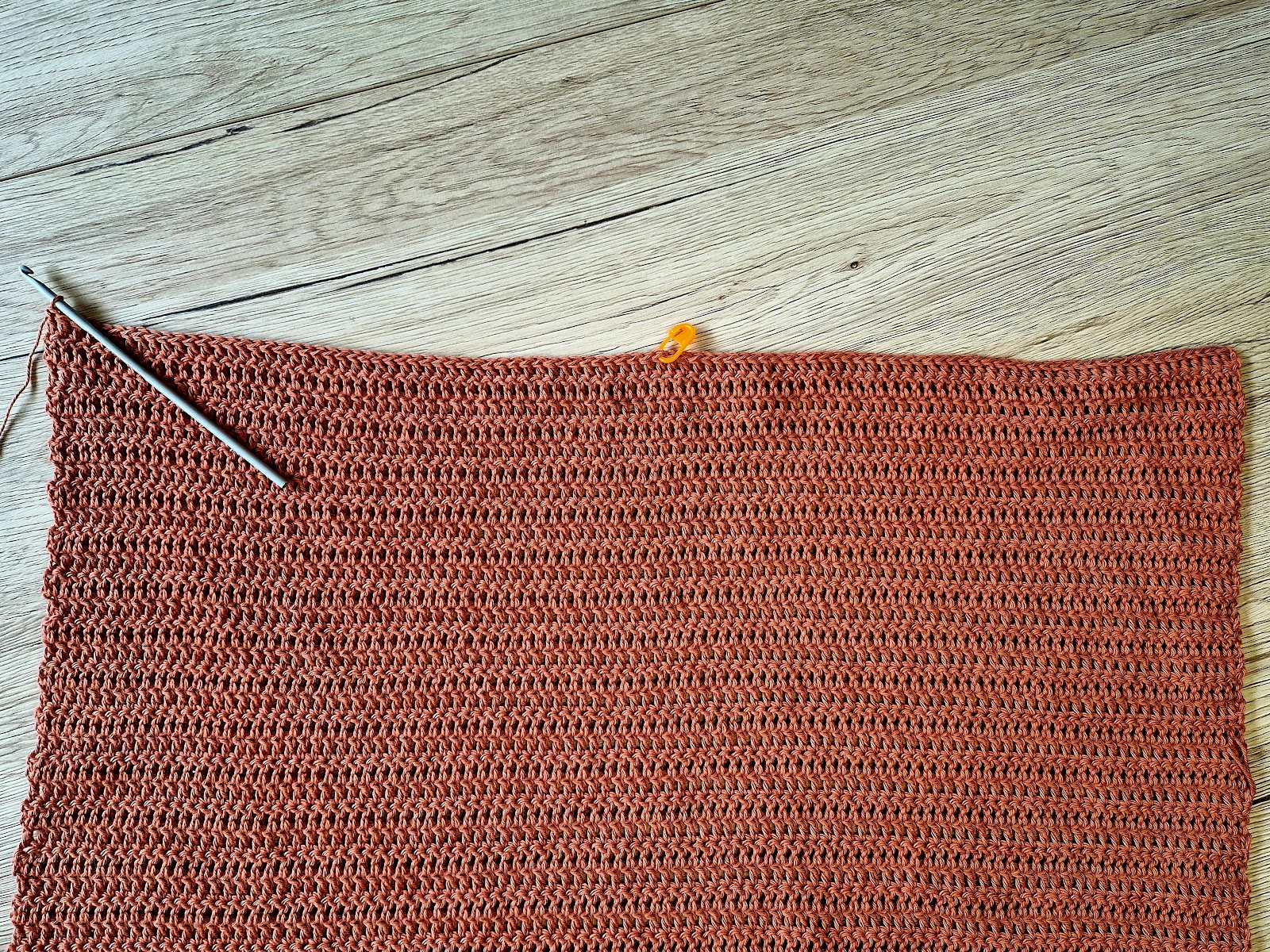 Step-by-Step Guide to Crocheting a Crop Top with DROPS LOVES YOU 7 Yarn