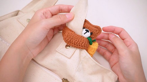 Create Your Own Crochet Travel Hug Bear Ear Pod&#039;s Pouch for Effortless Organization
