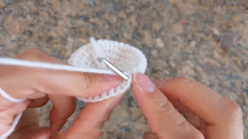Create a Charming Crochet Kitty Amigurumi Ornament for Your Holiday Decorations