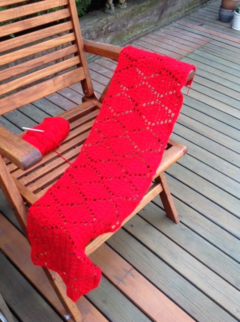 Create a Stunning Crochet Red Diamonds Blanket for Cozy Nights