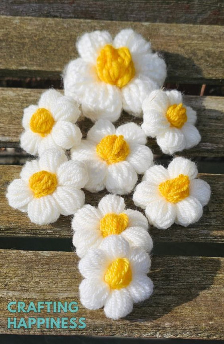 Create a Charming Crochet Puff Stitch Daisy Flower for Your Projects