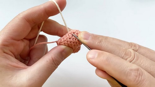 Create Your Adorable Crochet Heart Swing Hair Clip with This Simple Pattern Guide