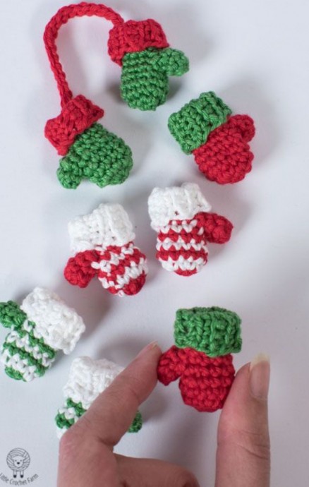 Crochet Mini Mittens Ornament