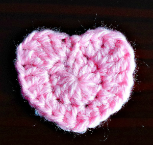Create a Charming Crochet Flying Heart Applique for Your Projects