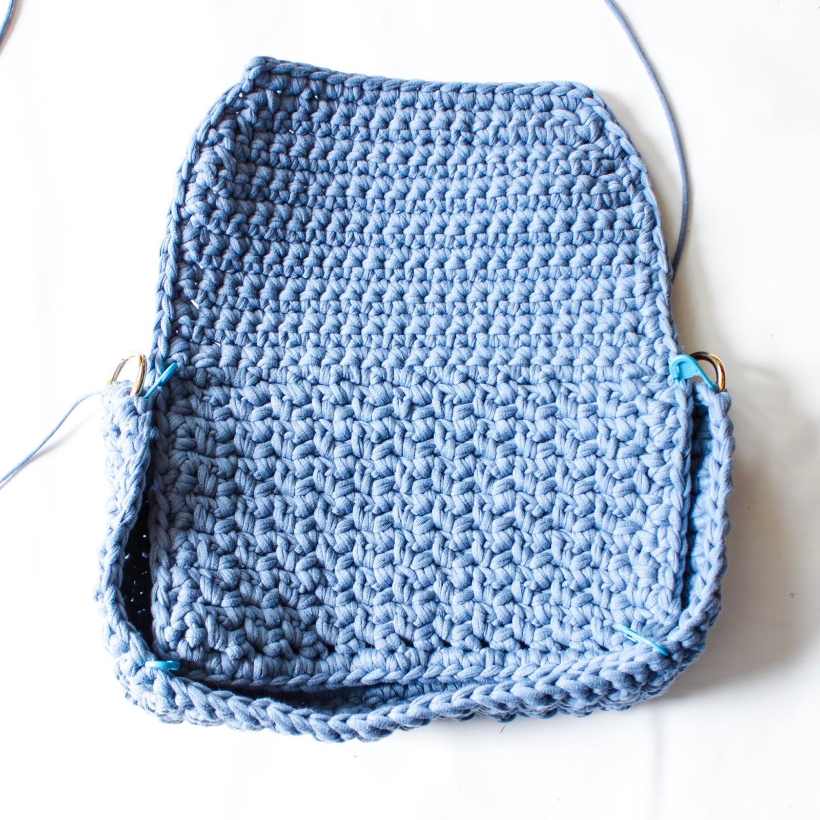 Create Your Own Stylish Crochet Middleton Purse: A Complete Guide with Materials and Instructions