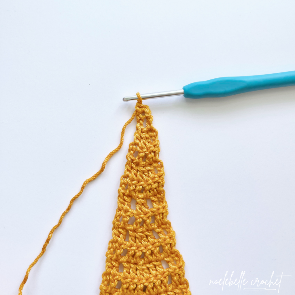 Create Your Own Adorable Crochet Headwrap: A Stylish Accessory for All Seasons