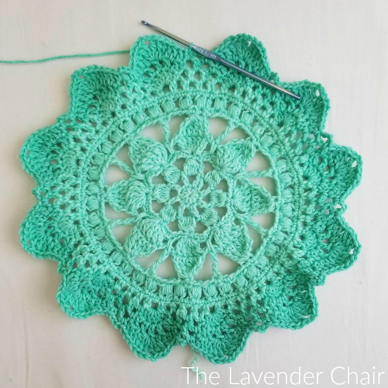 Create Your Own Stunning Crochet Dreamcatcher Mandala Wall Hanging for a Bohemian Vibe