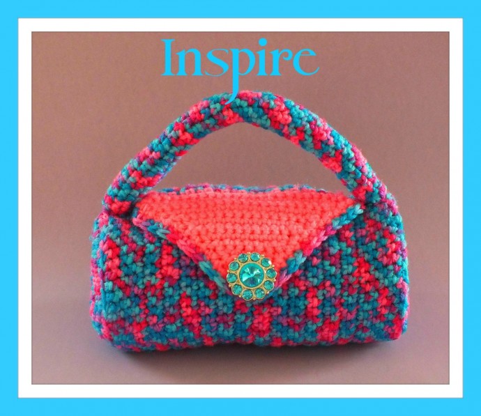 Create a Charming Crochet Cylinder Clutch Bag: A Stylish and Practical Accessory