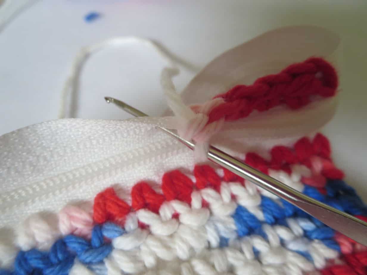 Create a Charming Crocheted Wallet - A Step-by-Step Guide to Craft Your Unique Accessory