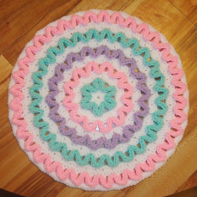Create Your Own Round Wiggles Pillow - A Fun and Whimsical Crochet Project Create Your Own Round Wiggles Pillow - A Fun and Whimsical Crochet Project