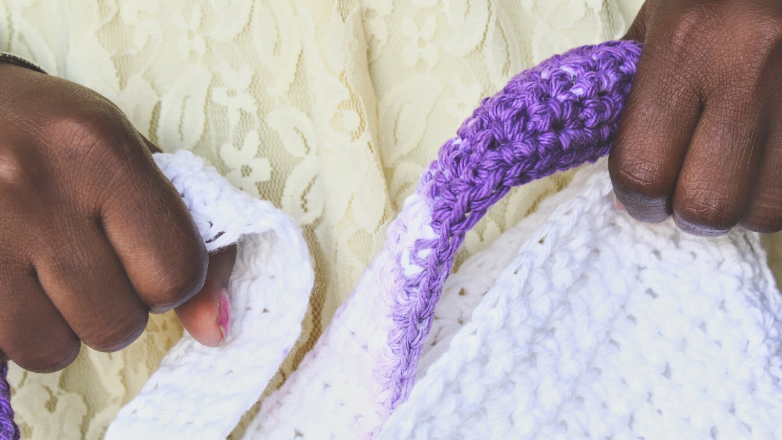 Create Your Own Crochet Dip Dyed Tote - Stylish and Practical Accessory