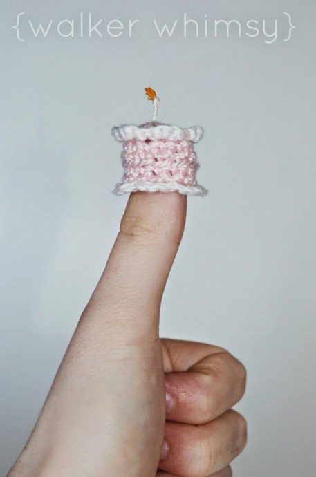 How to Create a Crochet Miniature Birthday Cake for Celebrations and Decor How to Create a Crochet Miniature Birthday Cake for Celebrations and Decor