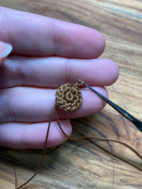 Create Beautiful Crochet Mini Sunflowers: A Step-by-Step Guide with Special Stitches and Patterns