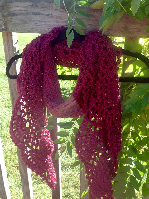 Elegant Crochet Lace Ruffle Scarf: A Charming Accessory for Any Outfit Elegant Crochet Lace Ruffle Scarf: A Charming Accessory for Any Outfit