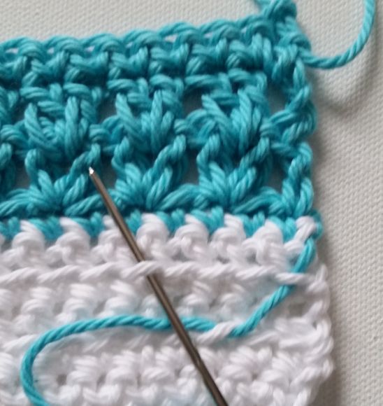 Create Your Own Vibrant Crochet Fiesta Placemat: A Step-by-Step Guide for Colorful Dining Table Decor