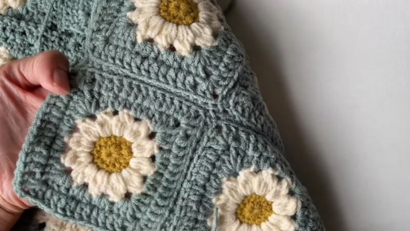 Create the Perfect Crochet Baby Daisy Blanket: A Guide for Beginners and Experienced Crafters