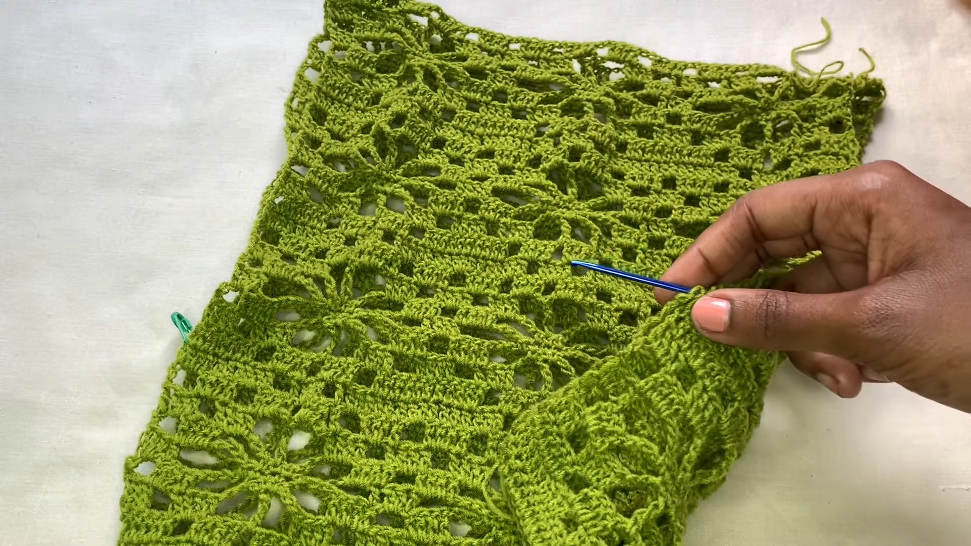 Create Your Own Crochet Flowery Mesh Vest: A Stylish Layering Piece