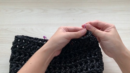 Create Your Own Stylish Crochet Mesh Shoulder Bag - A DIY Guide