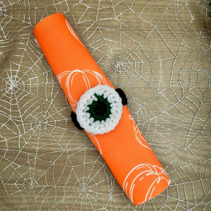 Adorable Crochet Halloween Eyeball Themed Napkin Rings for Spooky Table Decor