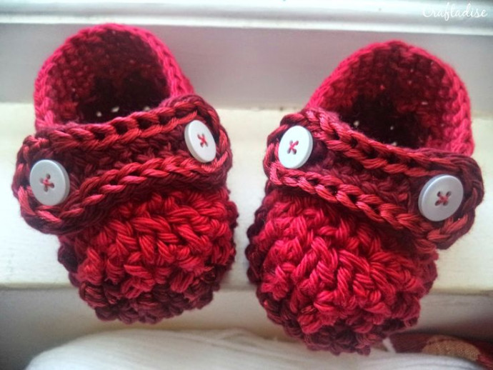 Crochet Ribbed Baby Booties with Button Strap
