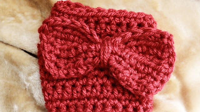 Create Charming Crochet Bow Finger Cuffs: A Whimsical Accessory for Every Outfit