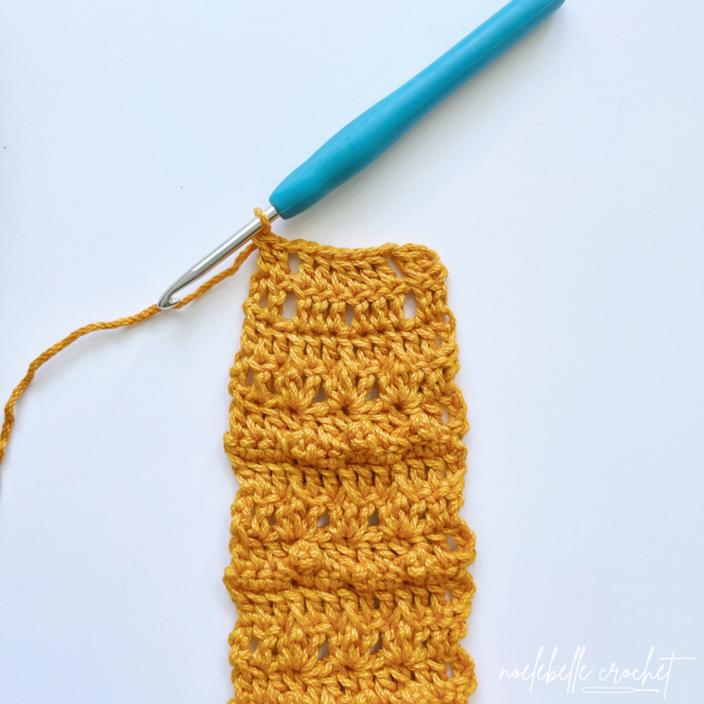 Create Your Own Adorable Crochet Headwrap: A Stylish Accessory for All Seasons